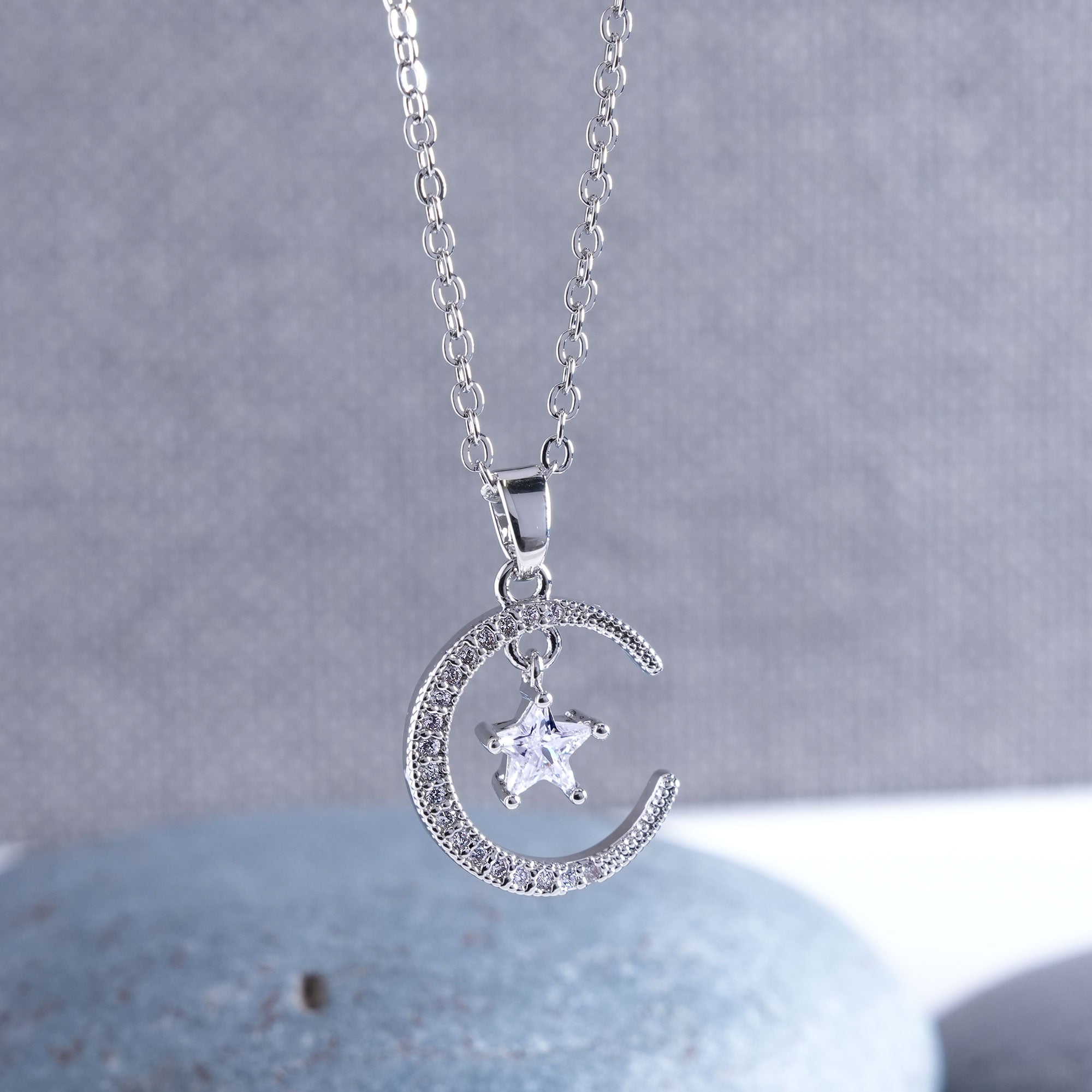 Lune Étoile Necklace